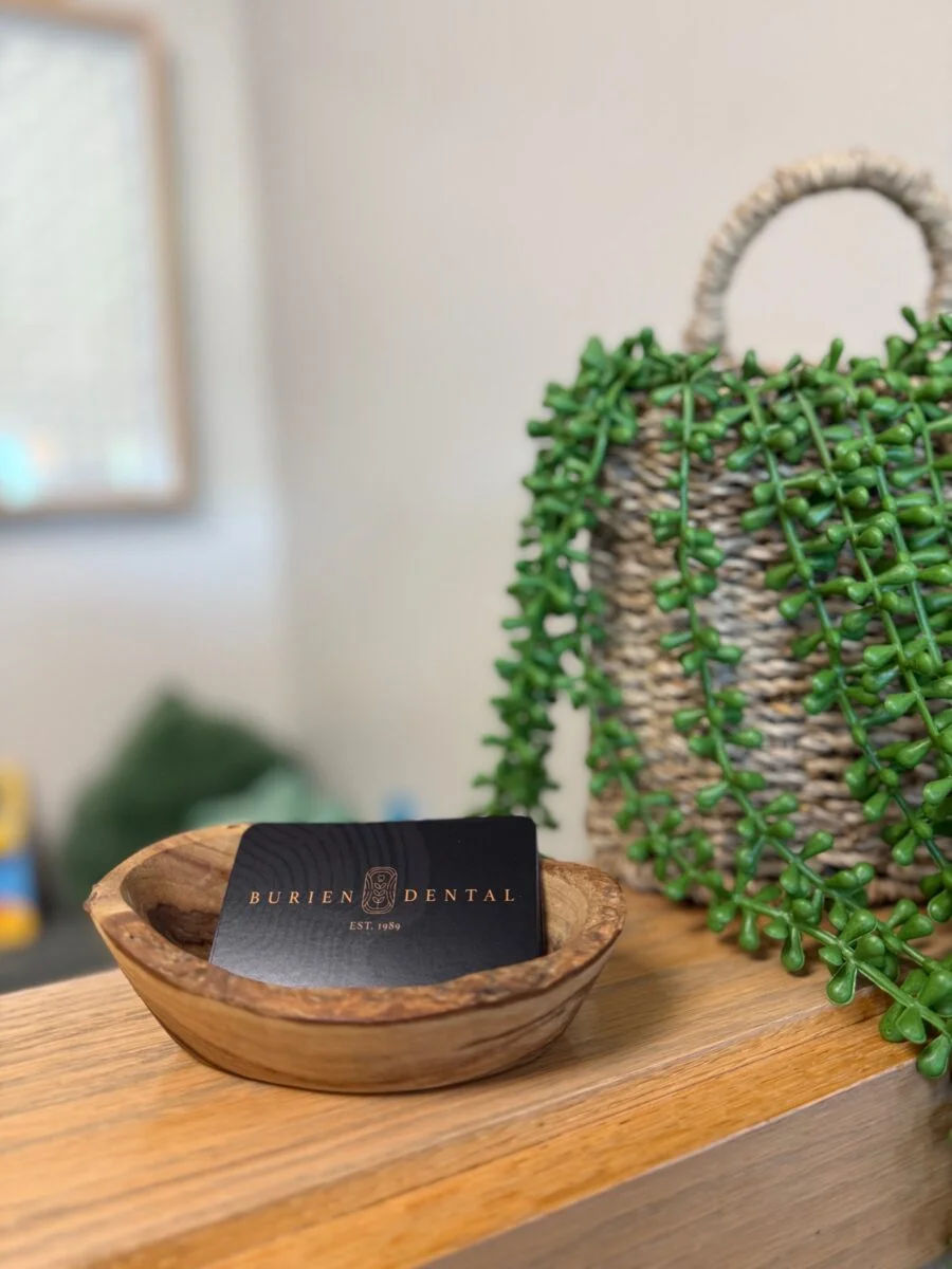 Burien Dental Business Card Display